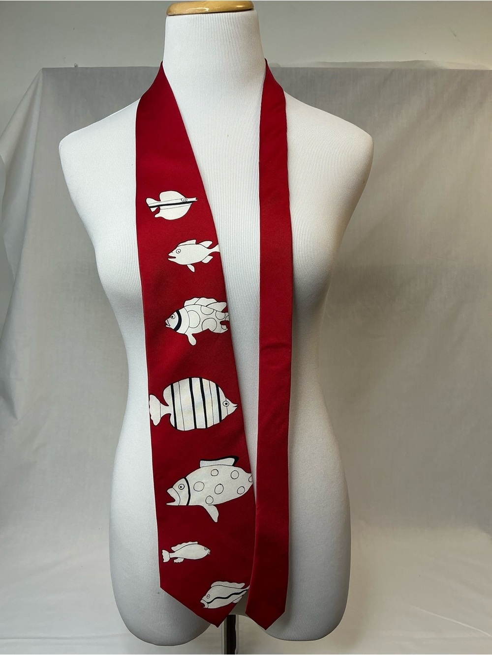 2038 - 100% Silk Red Fish-Print Men's Necktie - Playful White Fish Pattern